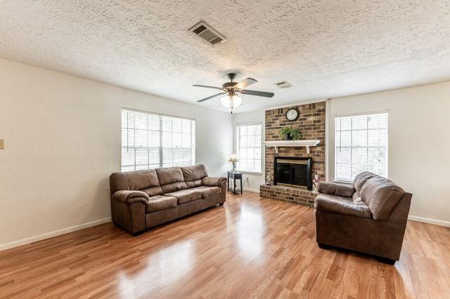 402 Hostetter Road, New Waverly, TX 77358