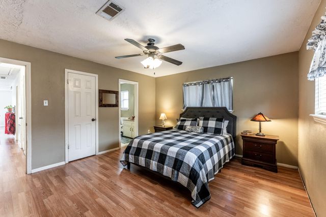 402 Hostetter Road, New Waverly, TX 77358