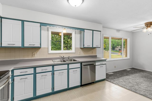 10250 Boundary Creek Terrace, Maple Grove, MN 55369