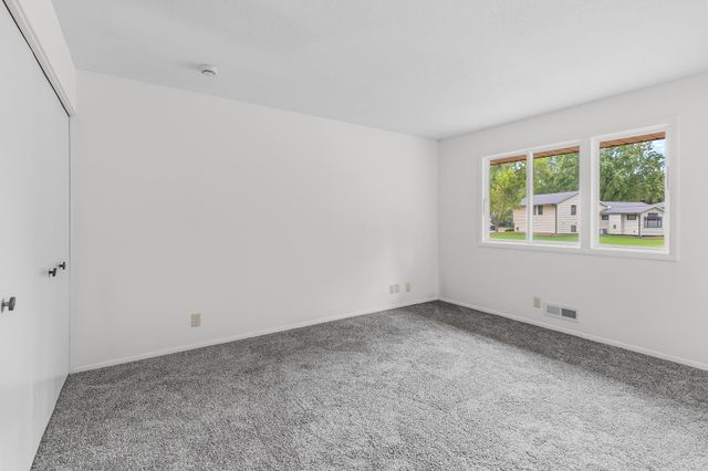 10250 Boundary Creek Terrace, Maple Grove, MN 55369