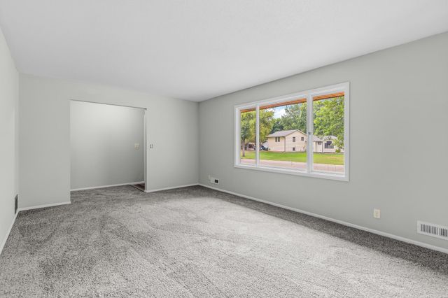 10250 Boundary Creek Terrace, Maple Grove, MN 55369