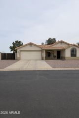 1015 E LINCOLNWOOD Circle, Casa Grande, AZ 85194