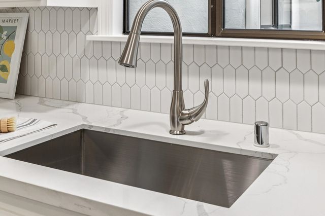 727 Moraga Dr, San Leandro, CA 94578