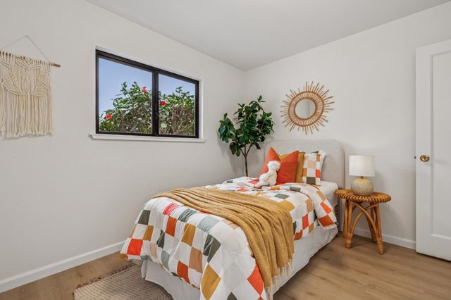 727 Moraga Dr, San Leandro, CA 94578