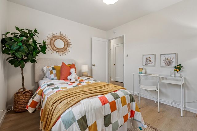 727 Moraga Dr, San Leandro, CA 94578