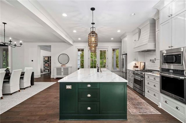 124 Long Shadows Drive, Alpharetta, GA 30004