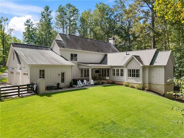 124 Long Shadows Drive, Alpharetta, GA 30004