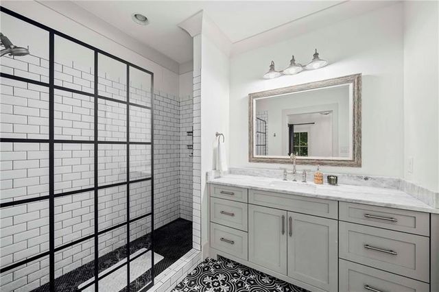 124 Long Shadows Drive, Alpharetta, GA 30004