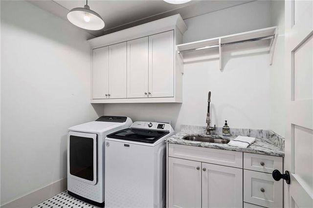 124 Long Shadows Drive, Alpharetta, GA 30004