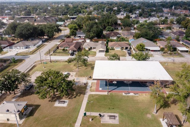 4607 Cetti Street, Houston, TX 77009