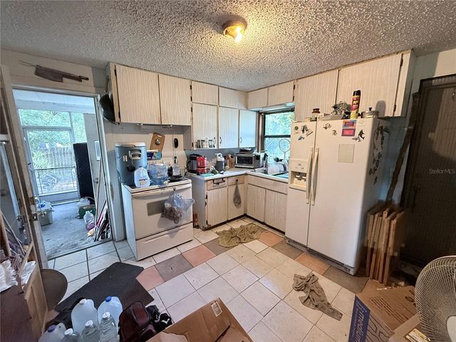 1602 E CALHOUN STREET, Plant City, FL 33563