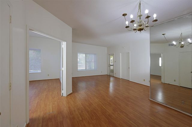 2209 S Braeswood Boulevard E 32C, Houston, TX 77030