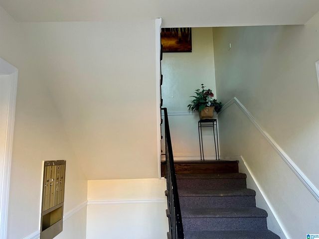 2110 Montreat Way Apt D, Vestavia Hills, AL 35216