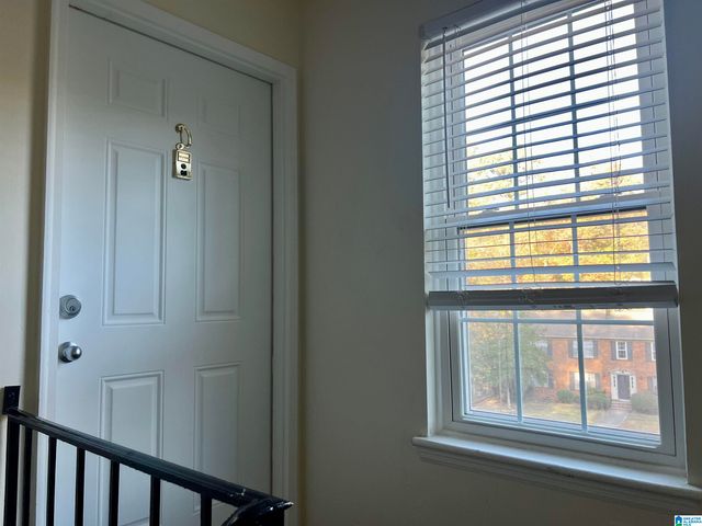 2110 Montreat Way Apt D, Vestavia Hills, AL 35216