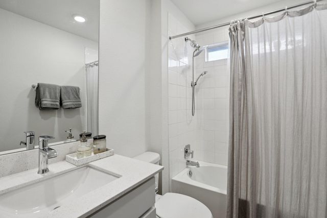 204 Cupreata LN, Leander, TX 78641