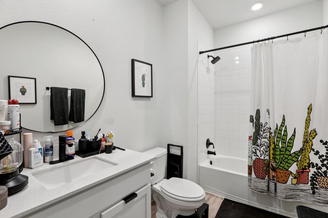 204 Cupreata LN, Leander, TX 78641