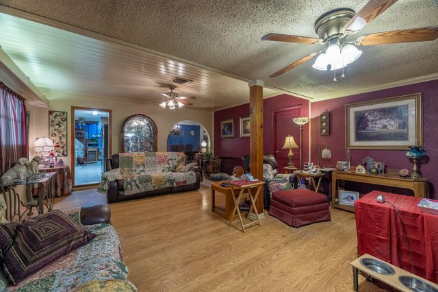 201 N Cleveland Avenue, Cleveland, TX 77327