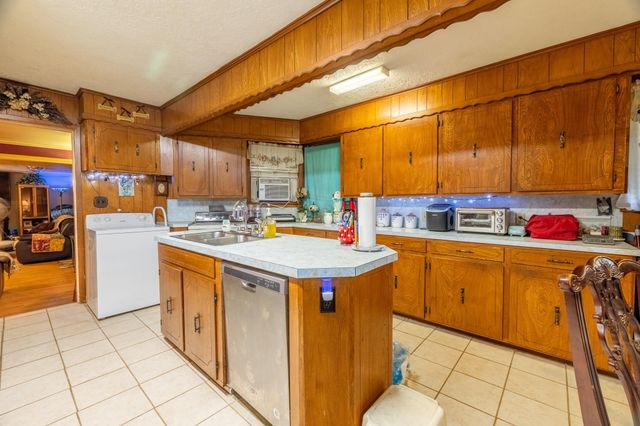 201 N Cleveland Avenue, Cleveland, TX 77327