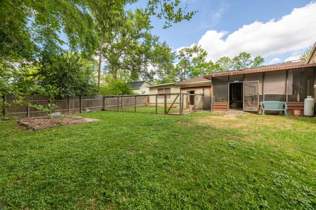 201 N Cleveland Avenue, Cleveland, TX 77327