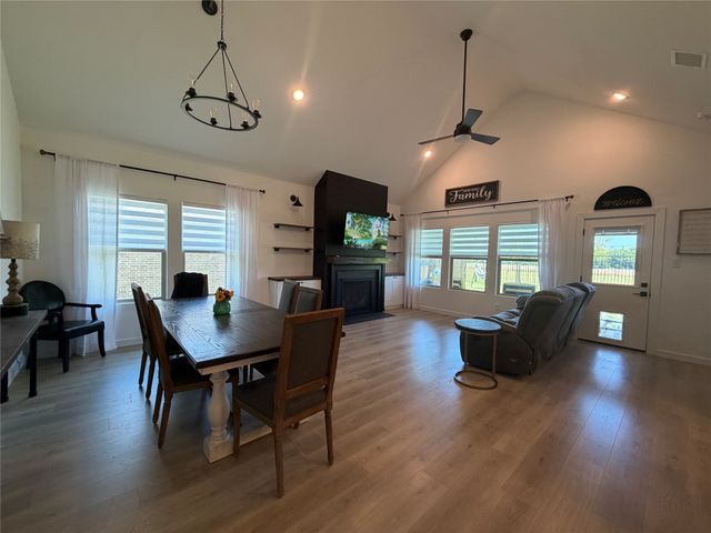524 Meadowlark Drive, Van Alstyne, TX 75495