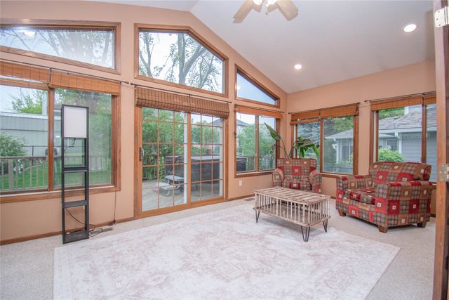 1114 NW Parkridge Drive, Ankeny, IA 50023