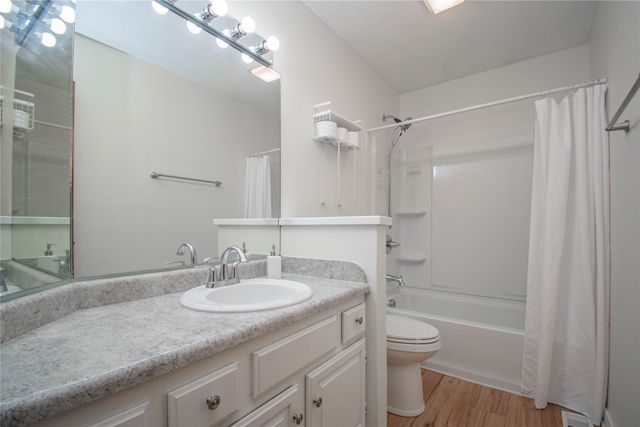 1114 NW Parkridge Drive, Ankeny, IA 50023