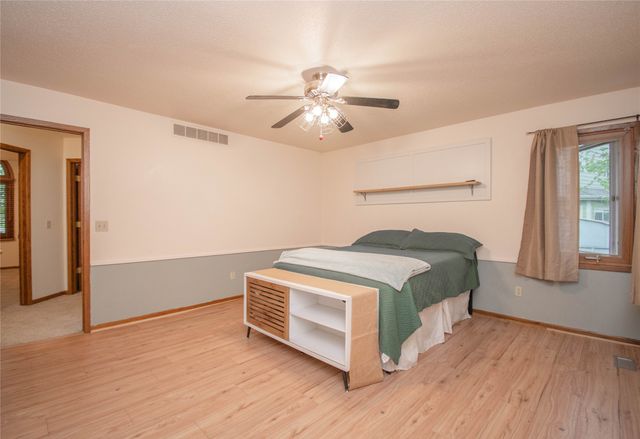 1114 NW Parkridge Drive, Ankeny, IA 50023