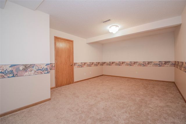 1114 NW Parkridge Drive, Ankeny, IA 50023