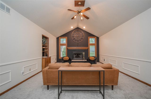 1114 NW Parkridge Drive, Ankeny, IA 50023