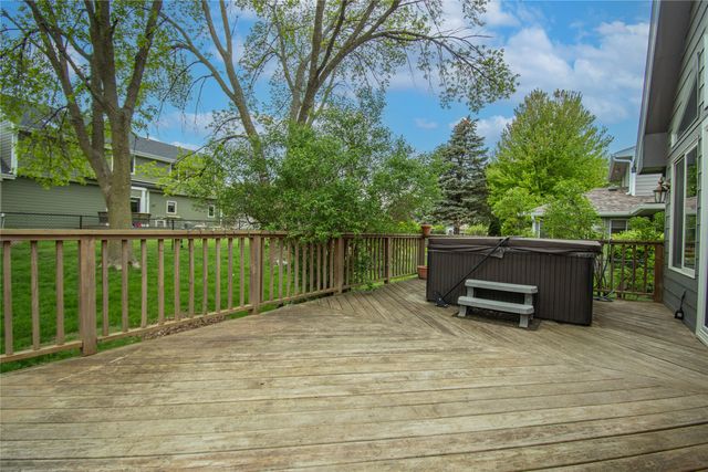1114 NW Parkridge Drive, Ankeny, IA 50023