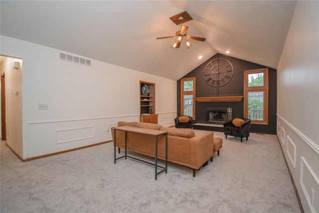 1114 NW Parkridge Drive, Ankeny, IA 50023