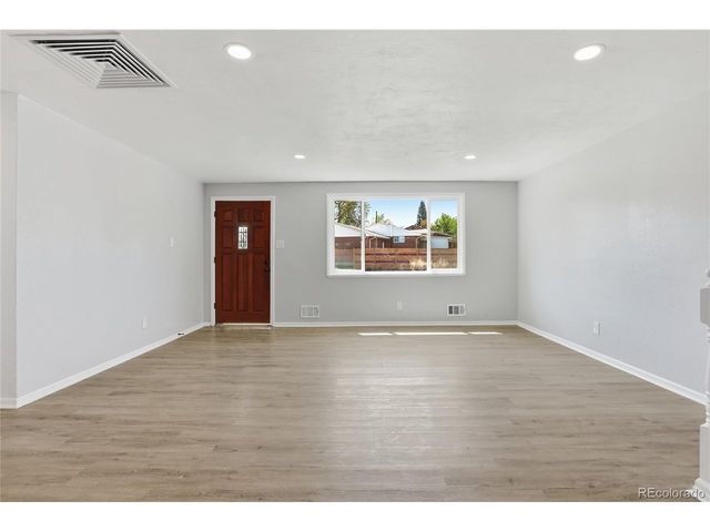 2605 W Gunnison Dr, Denver, CO 80219
