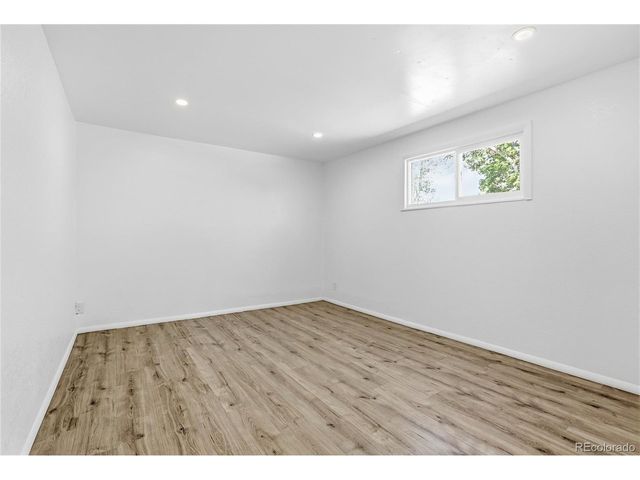 2605 W Gunnison Dr, Denver, CO 80219