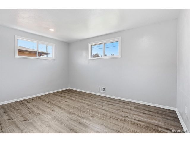 2605 W Gunnison Dr, Denver, CO 80219