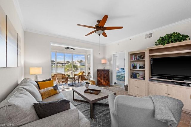 2295 Carrington CT 1-101, Naples, FL 34109