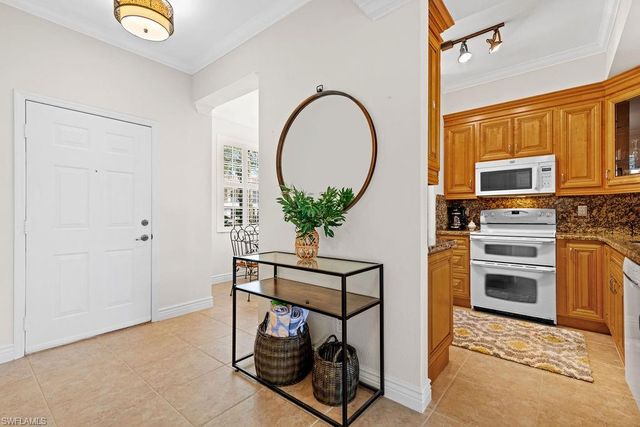 2295 Carrington CT 1-101, Naples, FL 34109