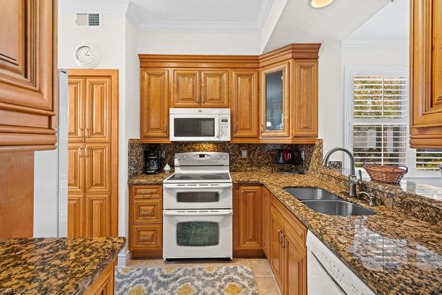 2295 Carrington CT 1-101, Naples, FL 34109