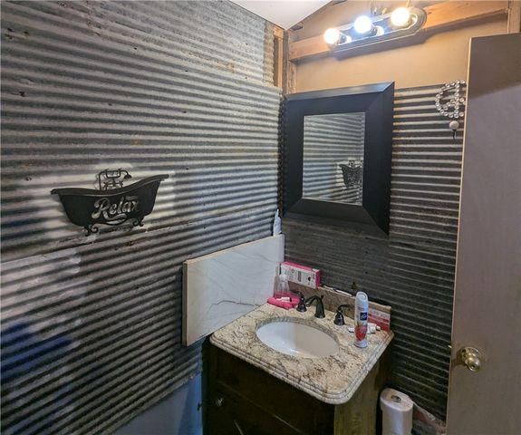14255 Pleasant Ridge Road, Rogers, AR 72756