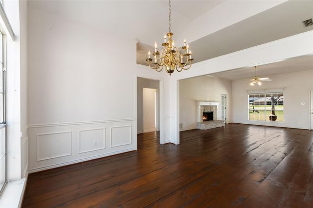 8908 Woodlawn Drive, Granbury, TX 76049