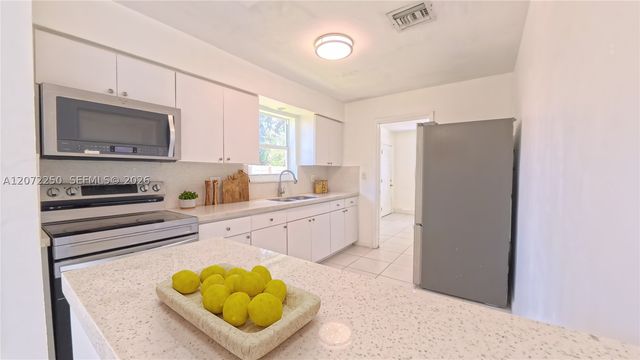753 SW 2nd St, Dania Beach, FL 33004