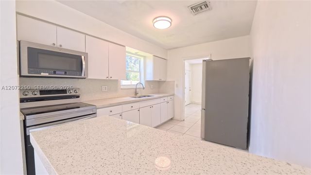 753 SW 2nd St, Dania Beach, FL 33004