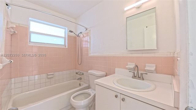 753 SW 2nd St, Dania Beach, FL 33004