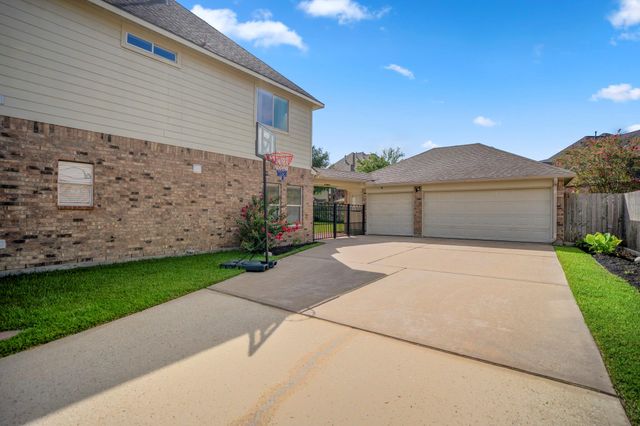 21007 Twisted Leaf Drive, Cypress, TX 77433