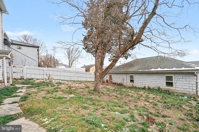 543 MARKET ST, Millersburg, PA 17061