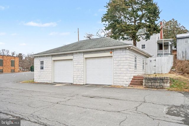 543 MARKET ST, Millersburg, PA 17061