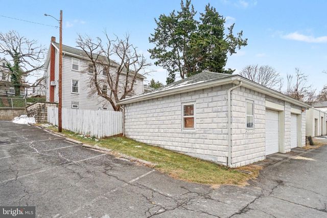 543 MARKET ST, Millersburg, PA 17061