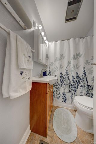 1059 Waggoner Avenue, Evansville, IN 47714