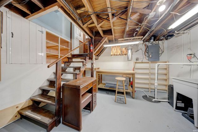 1059 Waggoner Avenue, Evansville, IN 47714