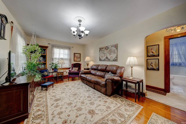 1059 Waggoner Avenue, Evansville, IN 47714