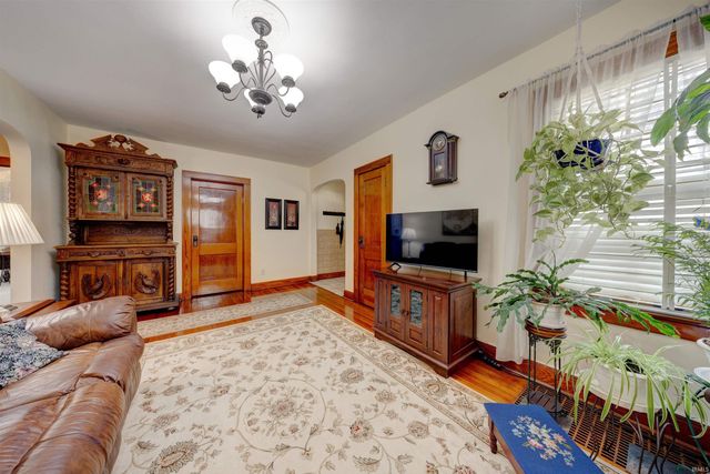 1059 Waggoner Avenue, Evansville, IN 47714